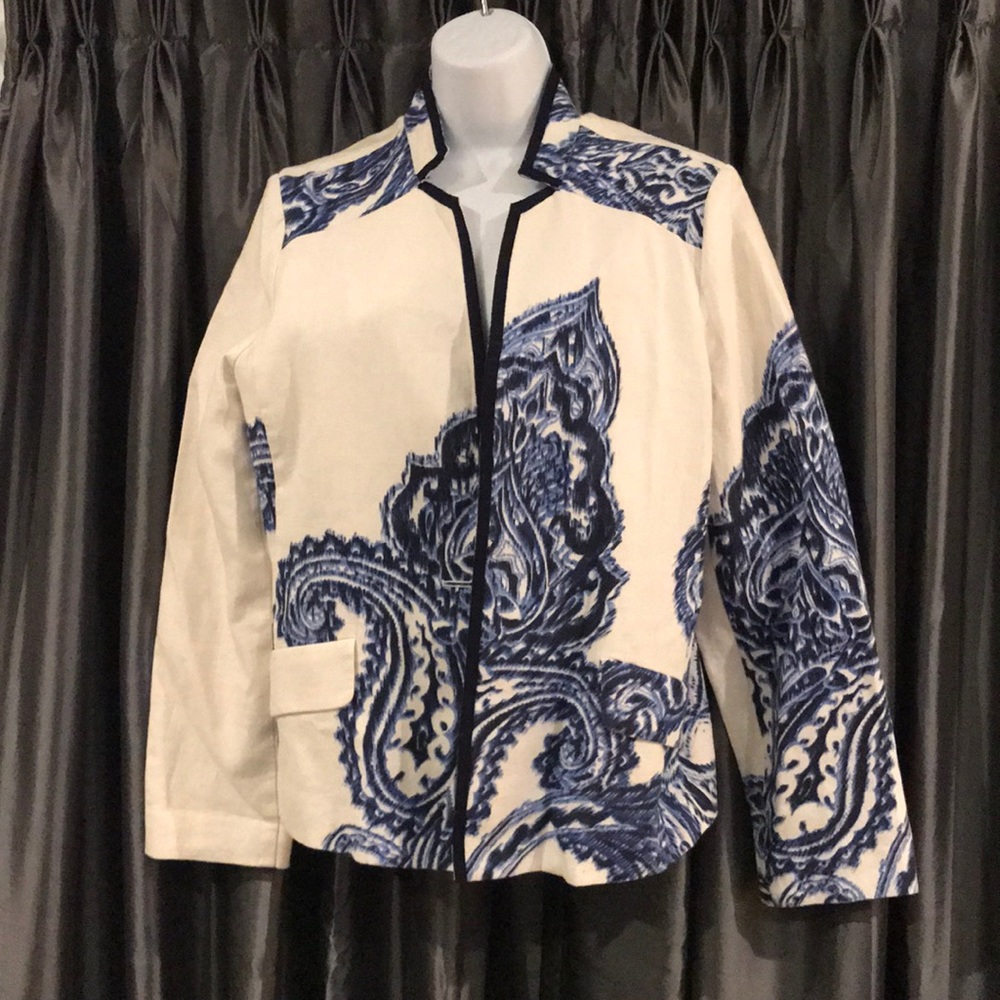 Chico’s blue & white ladies blazer